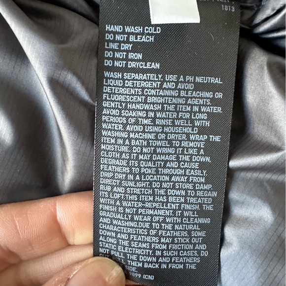 Uniqlo Men’s XL Powder Soft Down Puffer Jacket Black Hooded Like New - Picture 11 of 17